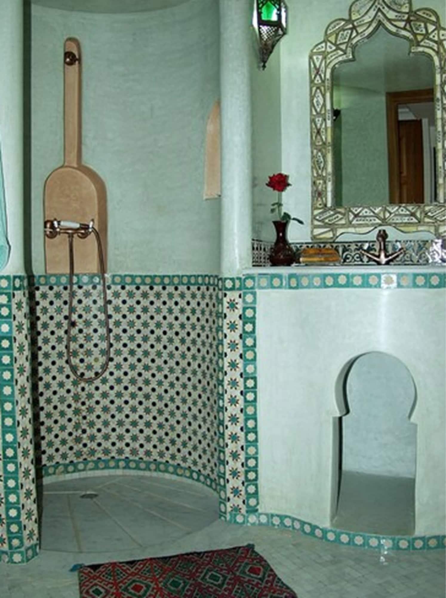 Riad Dar Ziryab Fes Luaran gambar